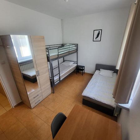 Rooms4Rest Popularna - Private Rooms For Tourists - Atr Consulting Sp, Z O,O, Варшава Экстерьер фото